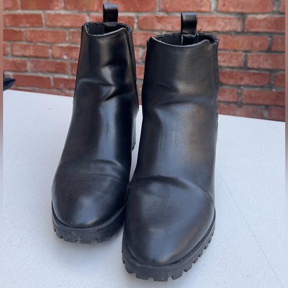 Black Zara Boots in size 6.5 - Picture 2 of 2